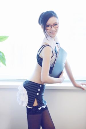 卿本佳人免费观看_十万网红美女美酱